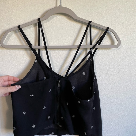Black Cropped Tank Top - Picture 2 of 3